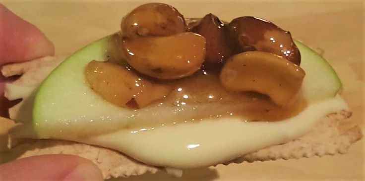 jasper hill harbison cracker granny smith apple slice bonnie's jams nuts and honey